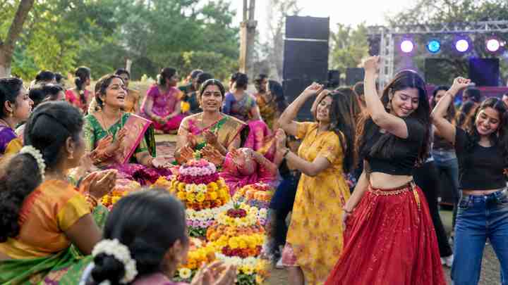 Sakshi TV Bathukamma Song 2018 - భాగం 1